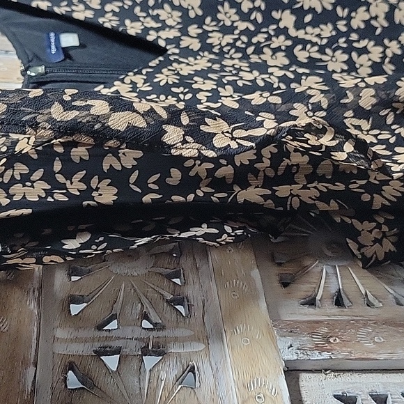 Tommy Hilfiger Black and Tan Romantin Whimsy Floral Chiffon Ruffle Dress - Picture 7 of 11